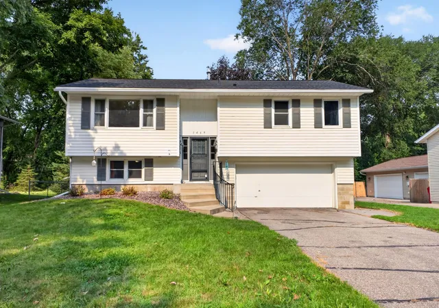 Photo 2 of Single family home for sale at 1469 6th Avenue Sw, Rochester, MN 55902 | MLS# 7103226 | Listing updated on 2026-10-07