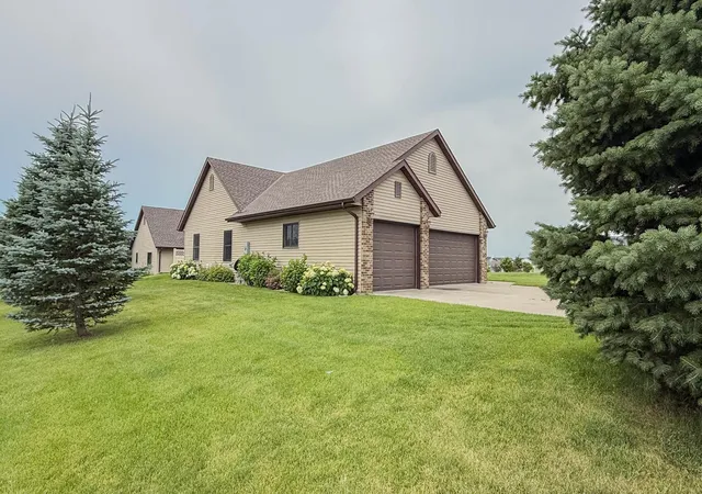 Photo 3 of Townhouse for sale at 2953 9th Avenue Se, Willmar, MN 56201 | MLS# 7103237 | Listing updated on 2026-09-01