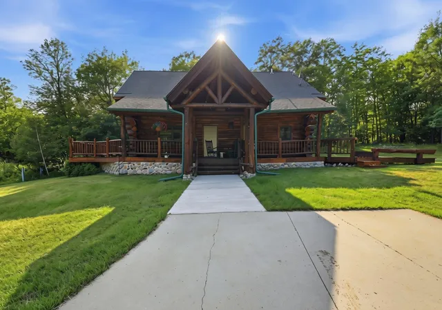 1st image of 18583 Unger Ln, Grand Rapids, MN 55744 | MLS# 7103240