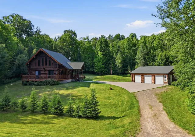 4th image of 18583 Unger Ln, Grand Rapids, MN 55744 | MLS# 7103240