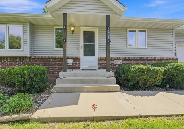 Photo 3 of Sale Pending at 14075 Natchez Ave, Savage, MN 55378 | MLS# 7103256 | Listing updated on 2026-09-26