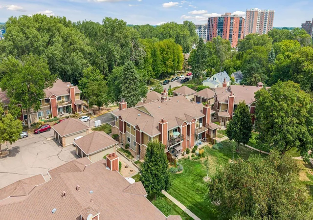 4th image of 1015 Rae Dr, Richfield, MN 55423