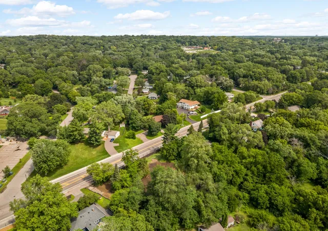 4th image of 14019 Excelsior Blvd, Minnetonka, MN 55345 | MLS# 7103350