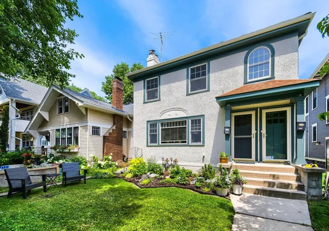 Homes for sale in Saint Paul, MN | 997 Saint Clair Ave, Saint Paul, MN 55105 | MLS# 7103385