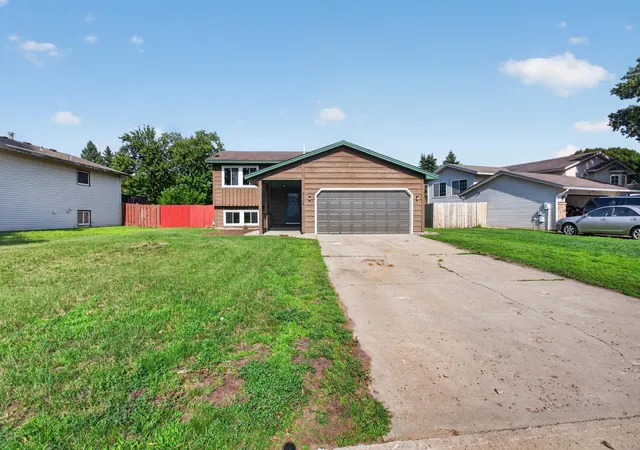 2nd image of 8208 Irving Ave N, Brooklyn Park, MN 55444 | MLS# 7103395