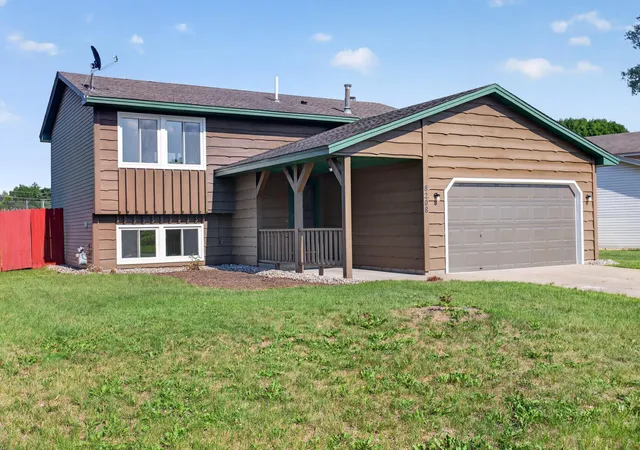 3rd image of 8208 Irving Ave N, Brooklyn Park, MN 55444 | MLS# 7103395