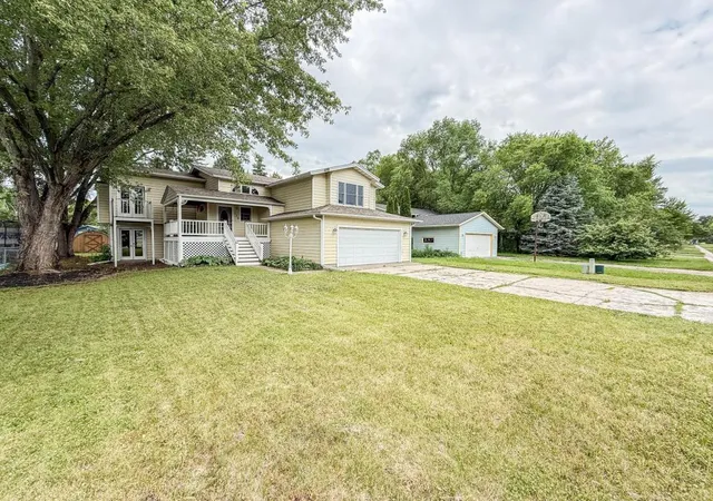 2nd image of 336 9 1/2 St N, Sauk Rapids, MN 56379 | MLS# 7103409