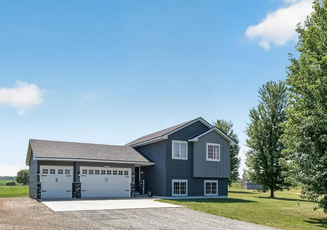 Photo 2 of Single family home for sale at 13487 Saint Croix Trl, North Branch, MN 55056 | MLS# 7103412 | Listing updated on 2026-08-02