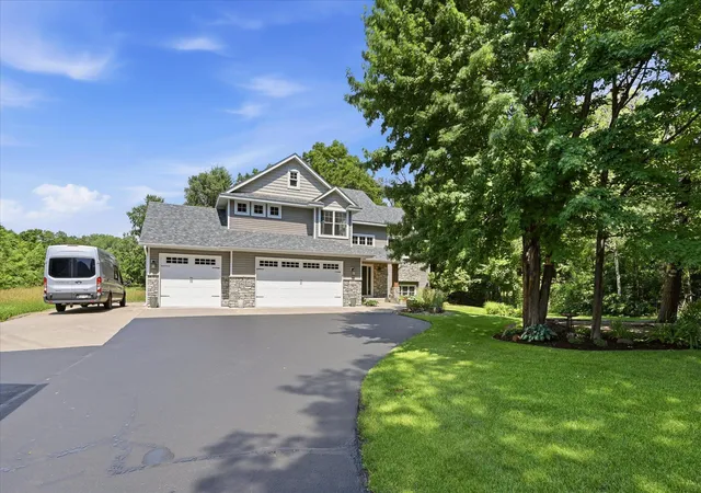 Photo 3 of Single family home for sale at 17424 Staples St NE, Andover, MN 55304 | MLS# 7103417 | Listing updated on 2026-08-26