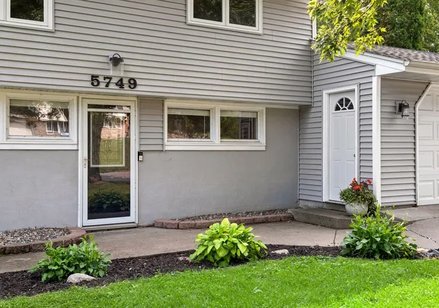 Homes for sale in Minnetonka, MN | 5749 W Glen Moor Rd, Minnetonka, MN 55345 | MLS# 7103424