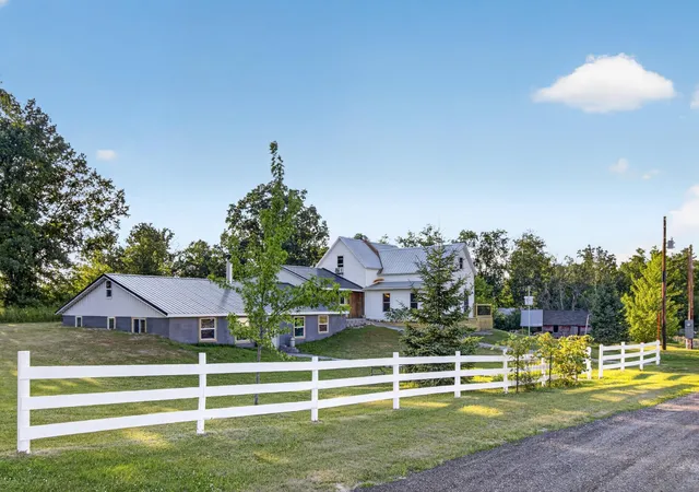 Photo 1 of Single family home for sale at 40226 160th Street, Frazee, MN 56544 | MLS# 7103433 | Listing updated on 2026-09-04