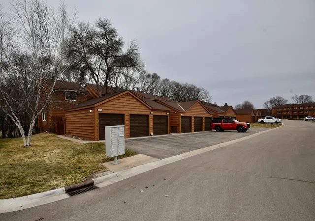 Photo 3 of Single family home for sale at 3245 Evergreen Dr, Saint Paul, MN 55121 | MLS# 7103445 | Listing updated on 2026-08-30