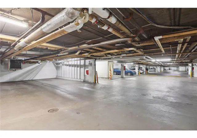 Homes for sale in Fridley, MN | 1601 N Innsbruck Drive, Fridley, MN 55432 | Houzeo