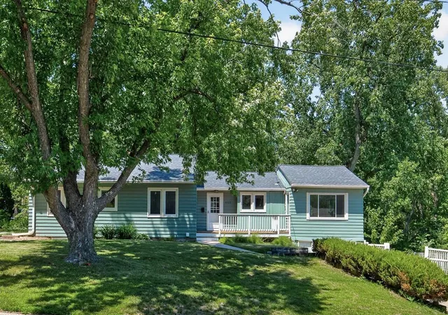 1st image of 4320 Culver Rd, Golden Valley, MN 55422 | MLS# 7103460