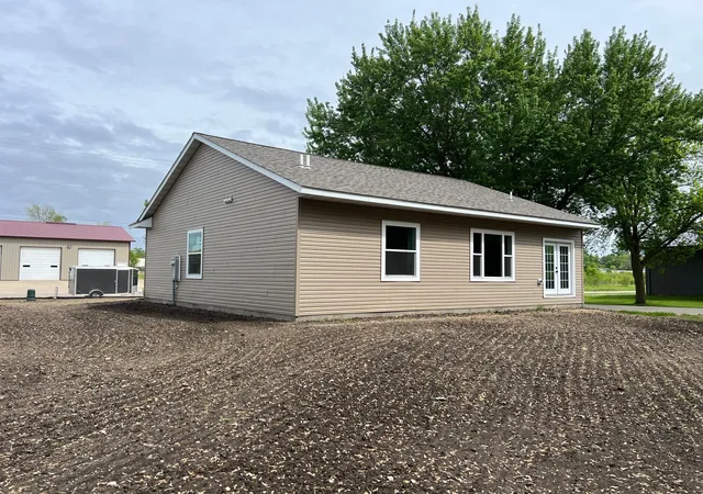 5th image of 828 Spark Ave, Albert Lea, MN 56007 | MLS# 7103463