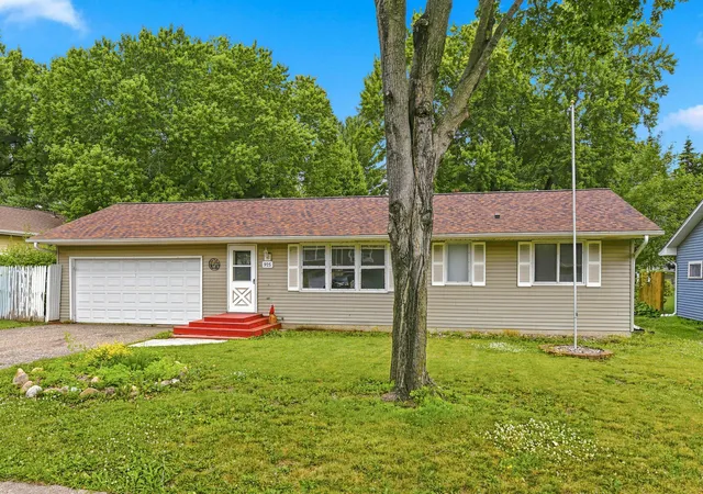 Homes for sale in River Falls, WI | 925 Roosevelt St, River Falls, WI 54022 | MLS# 7103478