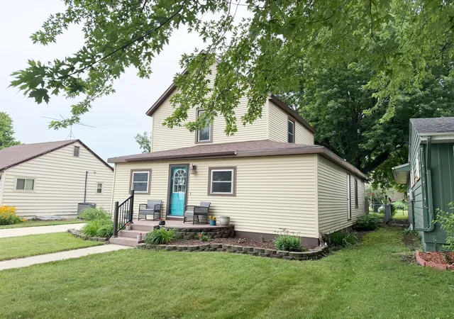 Homes for sale in Adrian, MN | 304 Louisiana Ave, Adrian, MN 56110 | MLS# 7103490