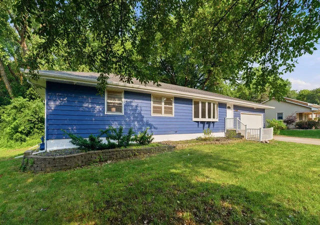 3rd image of 624 20Th Ave Nw, North Saint Paul, MN 55112 | MLS# 7103493