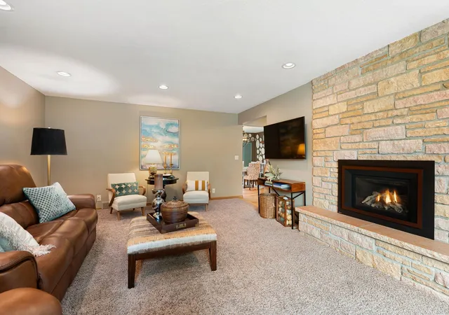 Homes for sale in Albert Lea, MN | 406 Ridge Cir, Albert Lea, MN 56007 | MLS# 7103506