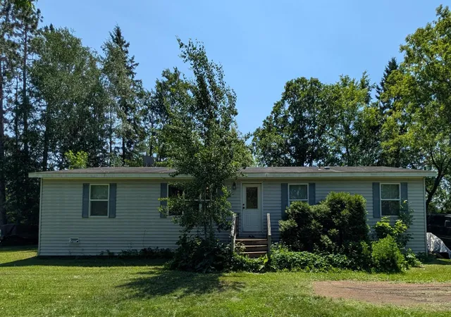 Homes for sale in Kettle River, MN | 3945 Maple St, Kettle River, MN 55757 | MLS# 7103510
