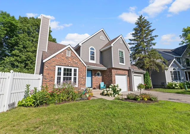 Photo 2 of Single family home for sale at 11107 Rhode Is Ave S, Minneapolis, MN 55438 | MLS# 7103519 | Listing updated on 2026-09-19