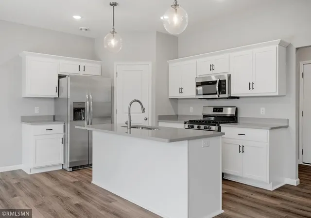 2nd image of 2621 Ivan Ave Ne, Saint Michael, MN 55376 | MLS# 7103524