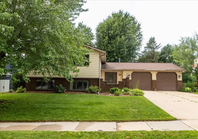 2nd image of 5911 24th Ave Nw, Rochester, MN 55901 | MLS# 7103556