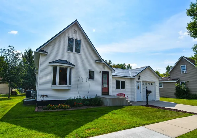 Homes for sale in Thief River Falls, MN | 516 Saint Paul Ave S, Thief River Falls, MN 56701 | MLS# 7103560