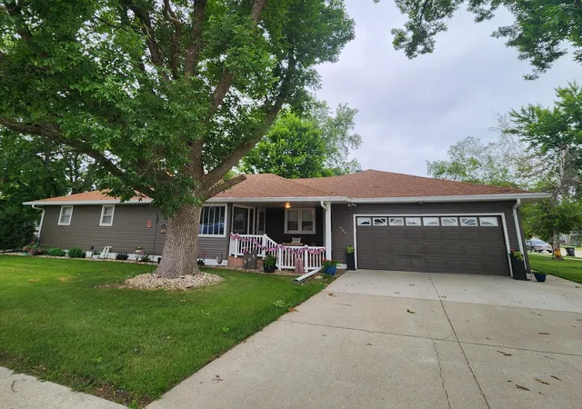 Photo 2 of Single family home for sale at 505 9th Street Sw, Pipestone, MN 56164 | MLS# 7103567 | Listing updated on 2026-09-04