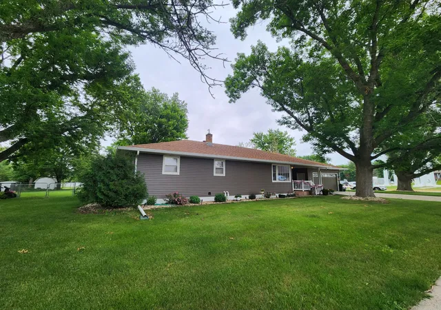 Homes for sale in Pipestone, MN | 505 9Th St Sw, Pipestone, MN 56164 | MLS# 7103567