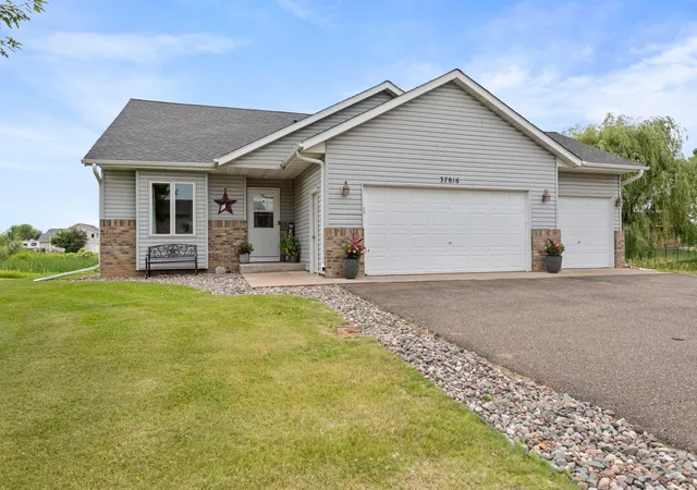 Homes for sale in North Branch, MN | 37816 Hawthorne Ave, North Branch, MN 55056 | MLS# 7103587