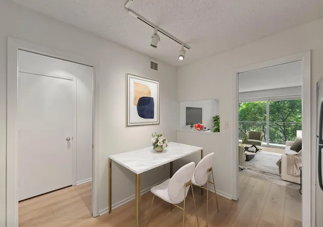 5th image of 210 W Grant St, Minneapolis, MN 55403