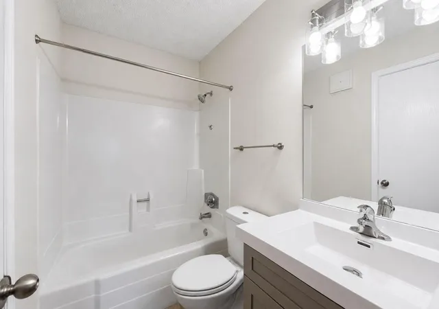 Photo 4 of Condo for sale at 1225 Lasalle Ave #1106, Minneapolis, MN 55403 | MLS# 7103618 | Listing updated on 2026-08-13
