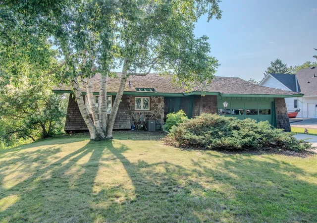 Photo 1 of Single family home for sale at 1421 Broadway Ave S, Sauk Rapids, MN 56379 | MLS# 7103626 | Listing updated on 2026-09-08