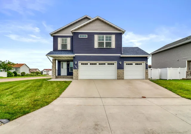 Homes for sale in Dilworth, MN | 1202 Southwood Dr, Dilworth, MN 56529 | MLS# 7103628