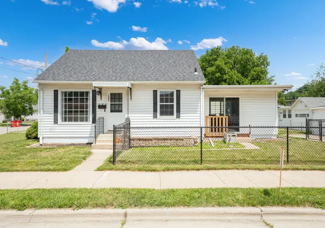 Photo 1 of Single family home for sale at 1205 9th Street Ne, Rochester, MN 55906 | MLS# 7103630 | Listing updated on 2026-09-03
