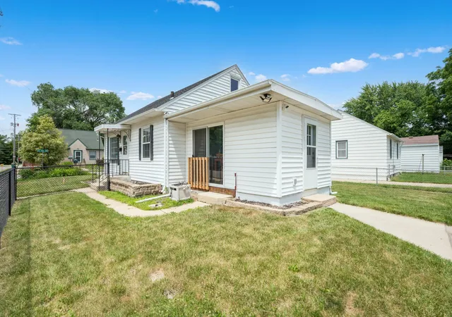 Photo 3 of Single family home for sale at 1205 9th Street Ne, Rochester, MN 55906 | MLS# 7103630 | Listing updated on 2026-09-03