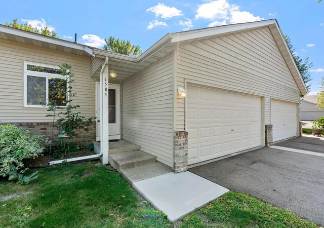 Photo 1 of Single family home for sale at 1585 Chartreux Ave, Shakopee, MN 55379 | MLS# 7103636 | Listing updated on 2026-10-08