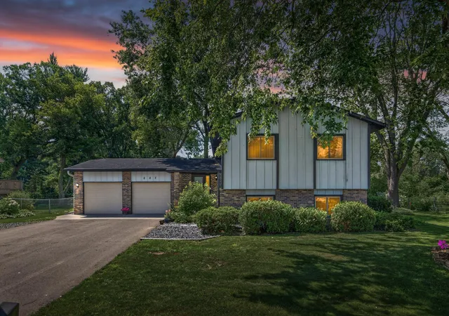 Homes for sale in Coon Rapids, MN | 882 90th Ave Nw, Coon Rapids, MN 55433 | MLS# 7103638