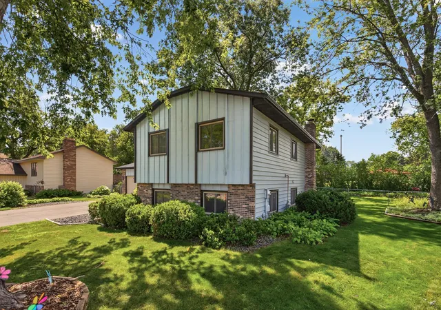 Homes for sale in Coon Rapids, MN | 882 90th Ave Nw, Coon Rapids, MN 55433 | MLS# 7103638