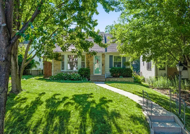 Photo 2 of Sale Pending at 5424 Aldrich Ave S, Minneapolis, MN 55419 | MLS# 7103662 | Listing updated on 2026-07-28