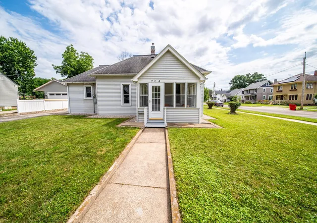 Photo 1 of Single family home for sale at 704 7th Street Se, Rochester, MN 55904 | MLS# 7103663 | Listing updated on 2026-08-07