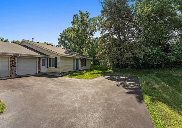 Photo 3 of Single family home for sale at 3854 Heather Dr, Saint Paul, MN 55122 | MLS# 7103674 | Listing updated on 2026-08-27
