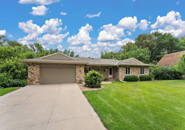 2nd image of 12680 N Shannon Dr, Shakopee, MN 55379 | MLS# 7103690