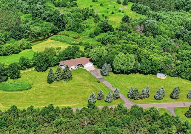 3rd image of 462 270Th St, Woodville, WI 54028 | MLS# 7103733