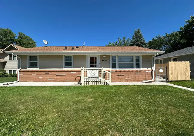 Homes for sale in Columbia Heights, MN | 4039 Main St Ne, Columbia Heights, MN 55421 | MLS# 7103738