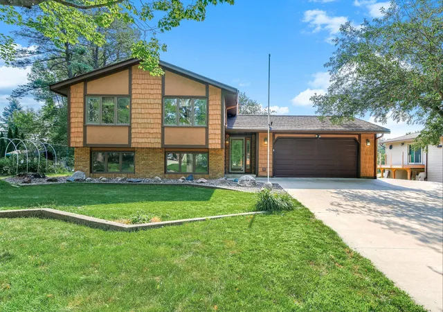 1st image of 435 Allan Ave, Owatonna, MN 55060 | MLS# 7103777