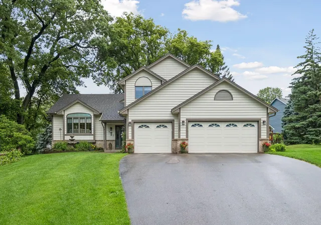 1st image of 13480 Georgia Ct, Saint Paul, MN 55124 | MLS# 7103781