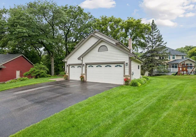 3rd image of 13480 Georgia Ct, Saint Paul, MN 55124 | MLS# 7103781