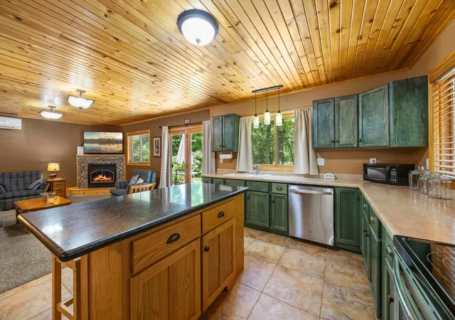 Photo 4 of Single family home for sale at 32625 Riverside Dr, Pine City, MN 55063 | MLS# 7103838 | Listing updated on 2026-10-07